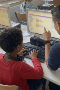 Fertiges Scratch-Spiel eines Kindes der Robert-Blum-Schule
